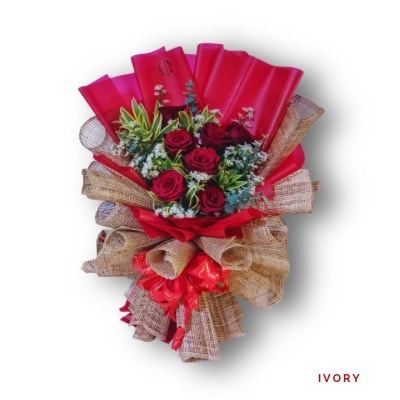 Ivory - Ecuadorian Roses: Elegant half-dozen premium imported Ecuadorian Roses, perfect for expressing affection, admiration, or celebrating special moments.
