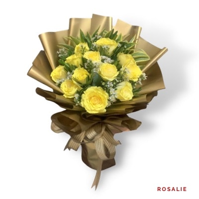 Rosalie: Charming spray roses with a vibrant, eye-catching finish, perfect for birthdays, surprises, and special occasions.